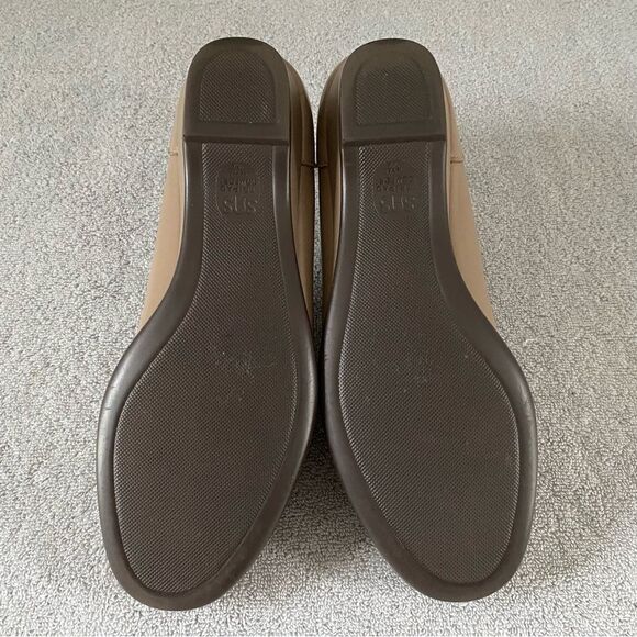 SAS Womens 9.5 W Wide Easier Slip On Moccasin Wedge Loafer Shoes Beige - Picture 6 of 7